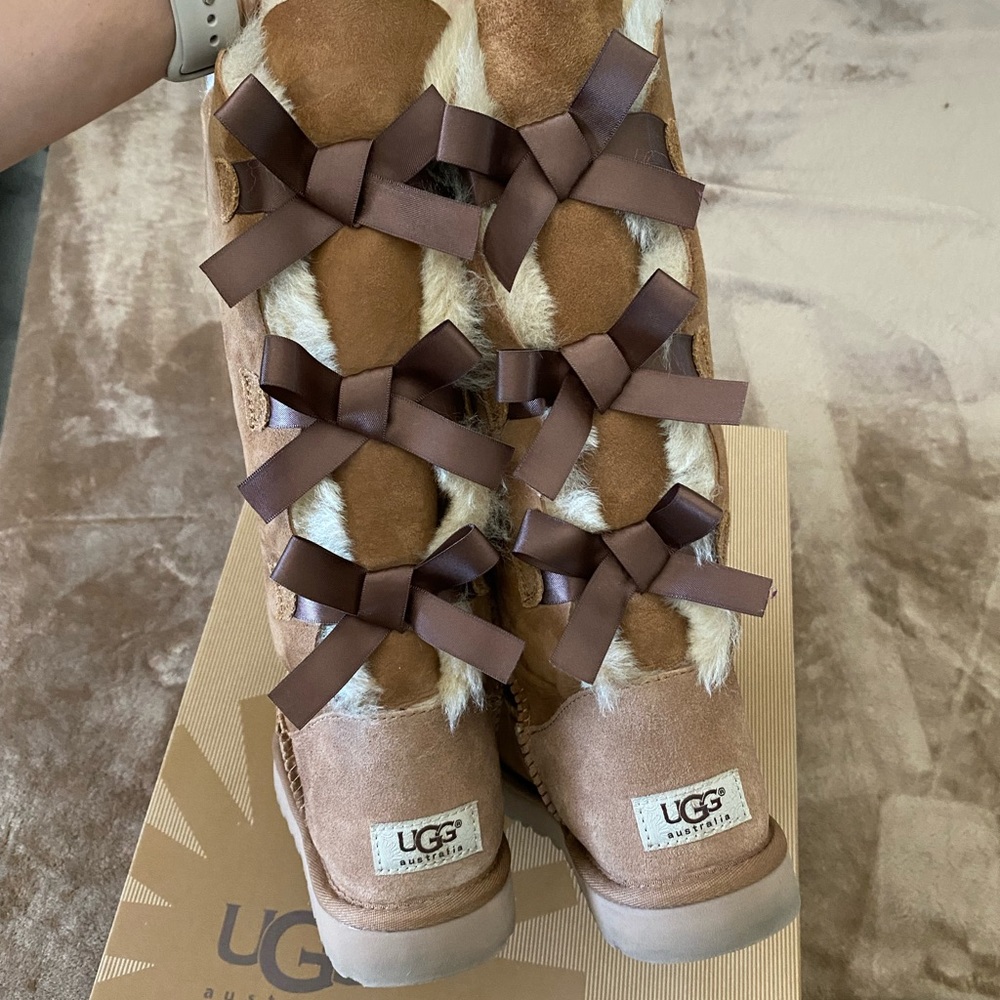 Authentic Chestnut Ugg Bailey Bow Tall Size 7